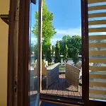 1st Floor, 2 Bedrooms Apartment, Center, Private Parking, Terrace, 7min To The Sea *