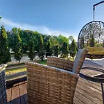 1st Floor, 2 Bedrooms Apartment, Center, Private Parking, Terrace, 7min To The Sea Lejlighed Palanga