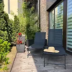 1st Floor, 2 Bedrooms Apartment, Center, Private Parking, Terrace, 7min To The Sea