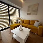 1st Floor, 2 Bedrooms Apartment, Center, Private Parking, Terrace, 7min To The Sea * Palanga