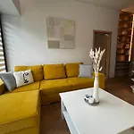 Lejlighed 1st Floor, 2 Bedrooms Apartment, Center, Private Parking, Terrace, 7min To The Sea *