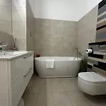 Lejlighed 1st Floor, 2 Bedrooms Apartment, Center, Private Parking, Terrace, 7min To The Sea