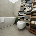 1st Floor, 2 Bedrooms Apartment, Center, Private Parking, Terrace, 7min To The Sea Palanga