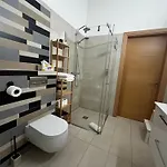 1st Floor, 2 Bedrooms Apartment, Center, Private Parking, Terrace, 7min To The Sea Lejlighed Palanga