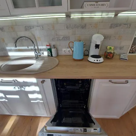 1st Floor, 2 Bedrooms Apartment, Center, Private Parking, Terrace, 7min To The Sea * Palanga