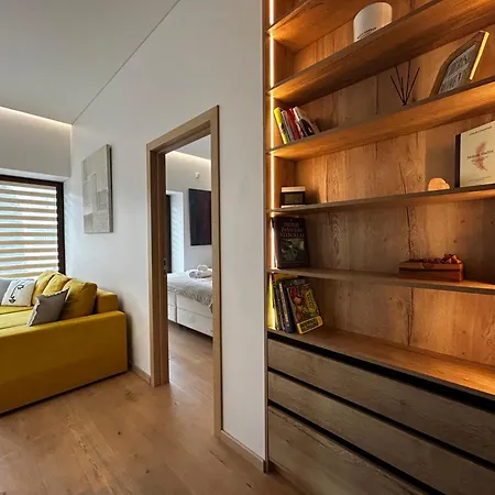 Apartamento 1st Floor, 2 Bedrooms Apartment, Center, Private Parking, Terrace, 7min To The Sea