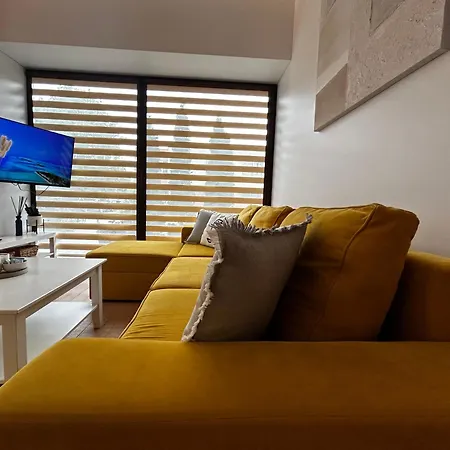 Apartamento 1st Floor, 2 Bedrooms Apartment, Center, Private Parking, Terrace, 7min To The Sea *