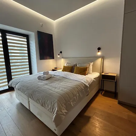 Апартаменты 1st Floor, 2 Bedrooms Apartment, Center, Private Parking, Terrace, 7min To The Sea