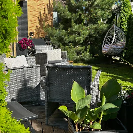 1st Floor, 2 Bedrooms Apartment, Center, Private Parking, Terrace, 7min To The Sea Palanga