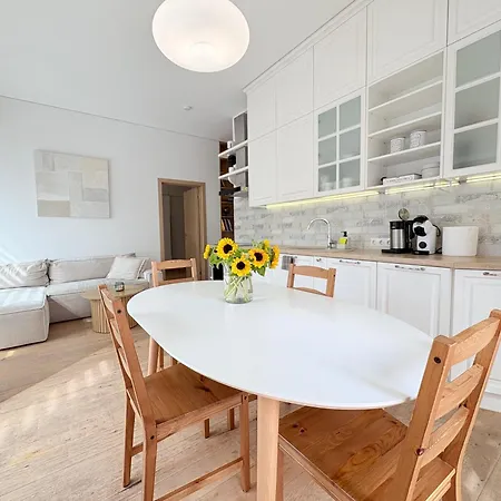 1st Floor, 2 Bedrooms Apartment, Center, Private Parking, Terrace, 7min To The Sea * Palanga