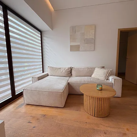 1st Floor, 2 Bedrooms Apartment, Center, Private Parking, Terrace, 7min To The Sea Apartment *