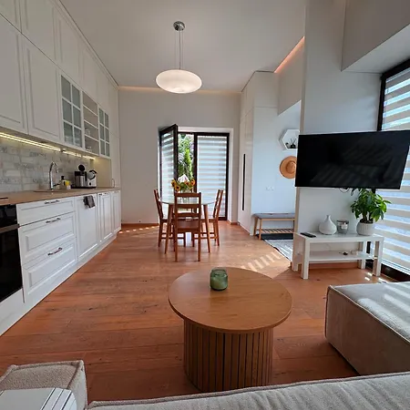 Apartment 1st Floor, 2 Bedrooms Apartment, Center, Private Parking, Terrace, 7min To The Sea Palanga