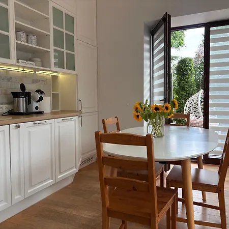 1st Floor, 2 Bedrooms Apartment, Center, Private Parking, Terrace, 7min To The Sea * Palanga