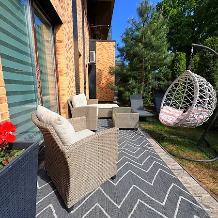 Apartment 1st Floor, 2 Bedrooms Apartment, Center, Private Parking, Terrace, 7min To The Sea