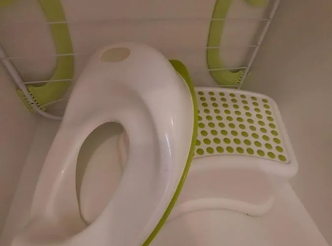 1st Floor, 2 Bedrooms Apartment, Center, Private Parking, Terrace, 7min To The Sea Apartman