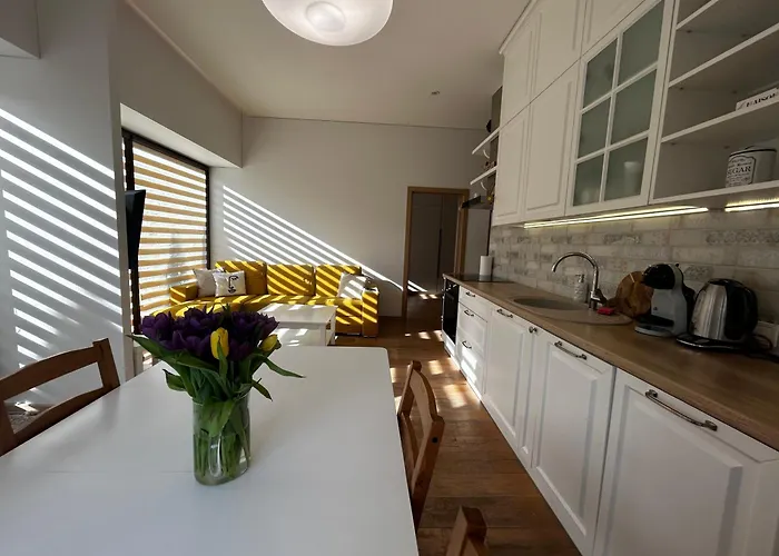 1st Floor, 2 Bedrooms Apartment, Center, Private Parking, Terrace, 7min To The Sea Apartman