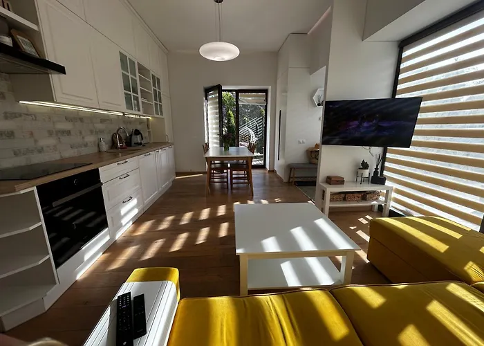 1st Floor, 2 Bedrooms Apartment, Center, Private Parking, Terrace, 7min To The Sea Apartman *