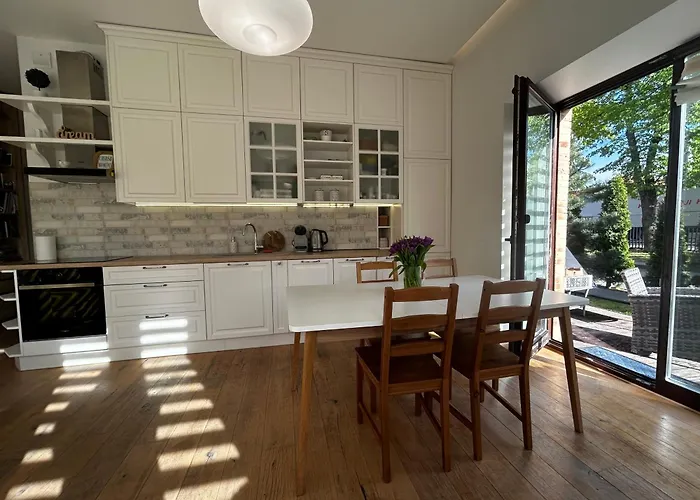 1st Floor, 2 Bedrooms Apartment, Center, Private Parking, Terrace, 7min To The Sea * Palanga