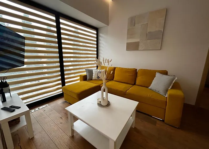 1st Floor, 2 Bedrooms Apartment, Center, Private Parking, Terrace, 7min To The Sea * Palanga