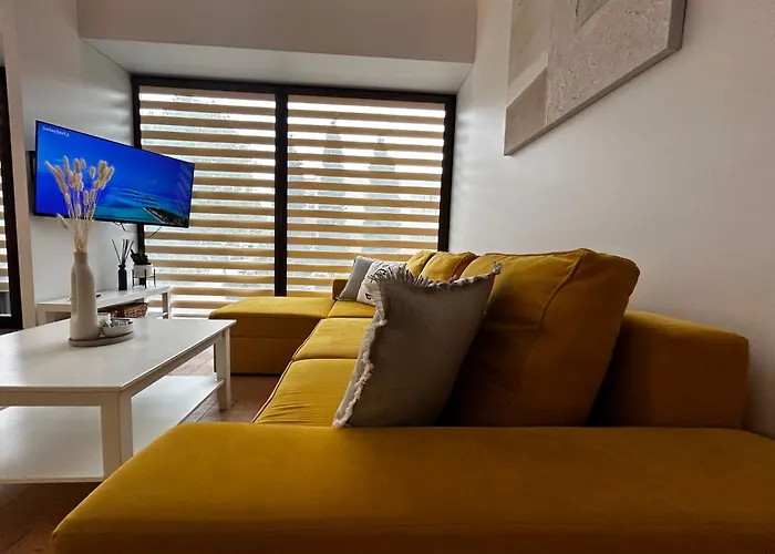 Apartman 1st Floor, 2 Bedrooms Apartment, Center, Private Parking, Terrace, 7min To The Sea *