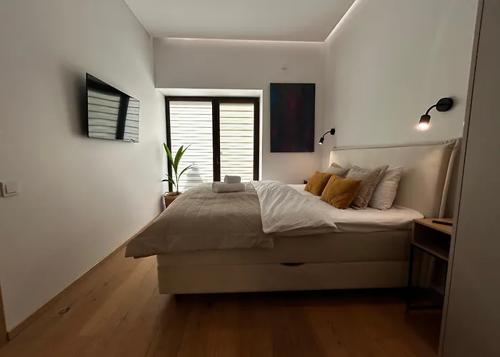 Apartman 1st Floor, 2 Bedrooms Apartment, Center, Private Parking, Terrace, 7min To The Sea *