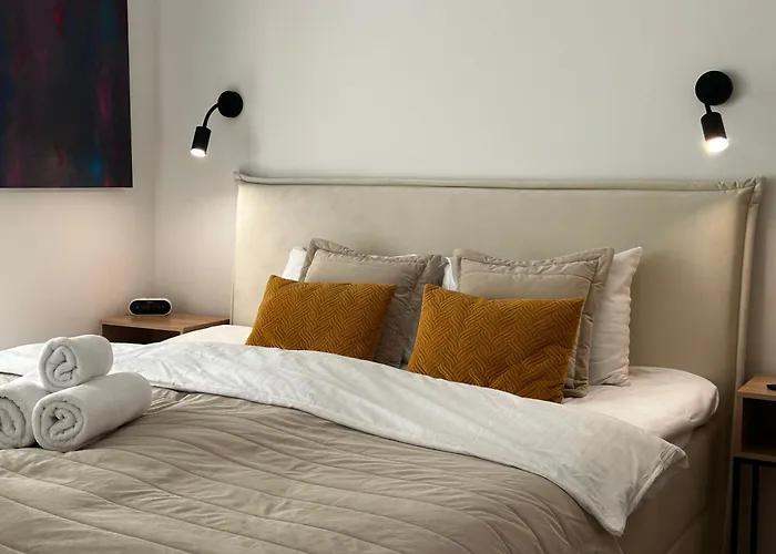 1st Floor, 2 Bedrooms Apartment, Center, Private Parking, Terrace, 7min To The Sea Apartman *