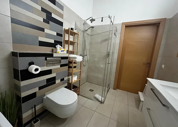 1st Floor, 2 Bedrooms Apartment, Center, Private Parking, Terrace, 7min To The Sea Apartman Palanga