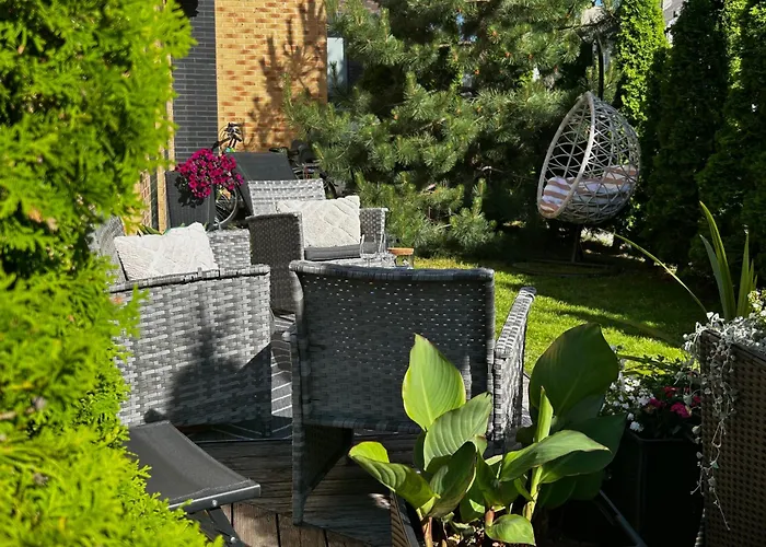 1st Floor, 2 Bedrooms Apartment, Center, Private Parking, Terrace, 7min To The Sea Palanga